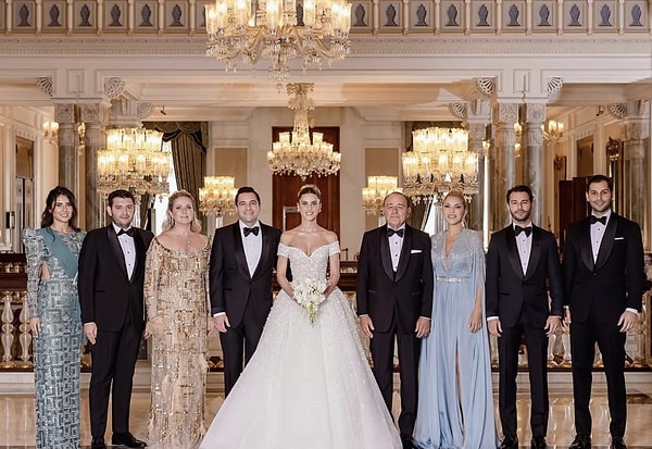 bir icim su hakan sabanci ve hande ercel ayriligiyla gundemden dusmeyen arzu sabanci gencligini iDe6MKyX