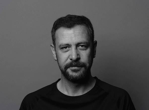 birine benzetiyorum ama nejat islerin hayraniyla cektirdigi kare gundem oldu 0