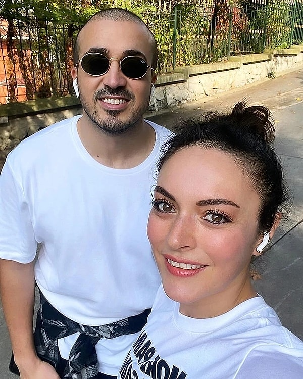 Bu Nasıl Ayrılık Biz Anlamadık? Ezgi Mola, Yeni Boşandığı Eşi Mustafa Aksakallı'yla Düğüne Gitti! 2 bu nasil ayrilik biz anlamadik ezgi mola yeni bosandigi esi mustafa aksakalliyla dugune gitti 7gZRhswh
