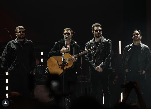 buna hic hazir degildik adamlar grubu bir sureligine faaliyetlerini durdurdugunu acikladi 1 2yDpH5KZ