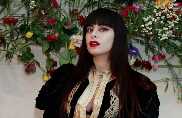 dunyaca unlu isimleri giydiren turk modaci dilara findikoglu hakkinda sok iddialar nazi destekcisi 2