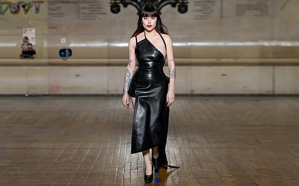 dunyaca unlu isimleri giydiren turk modaci dilara findikoglu hakkinda sok iddialar nazi destekcisi 5