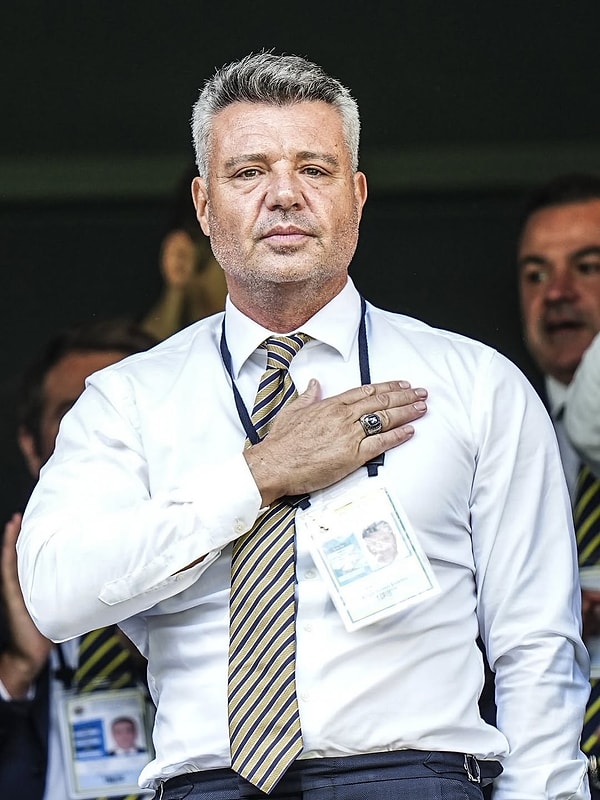 fenerbahcenin yeni baskani sadettin saranin unlu guzellerle dolu kabarik ask defterini araliyoruz 0