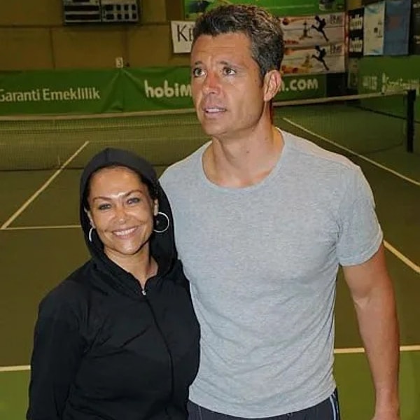 fenerbahcenin yeni baskani sadettin saranin unlu guzellerle dolu kabarik ask defterini araliyoruz 2 fbErhy9k