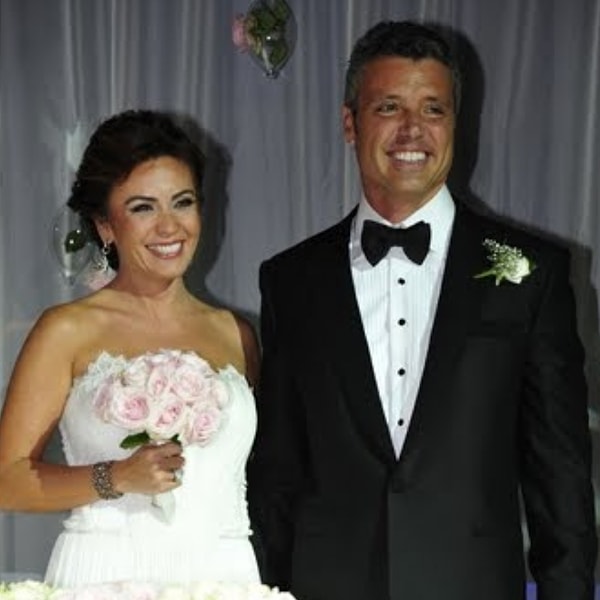 fenerbahcenin yeni baskani sadettin saranin unlu guzellerle dolu kabarik ask defterini araliyoruz 4 ZXs79bNZ