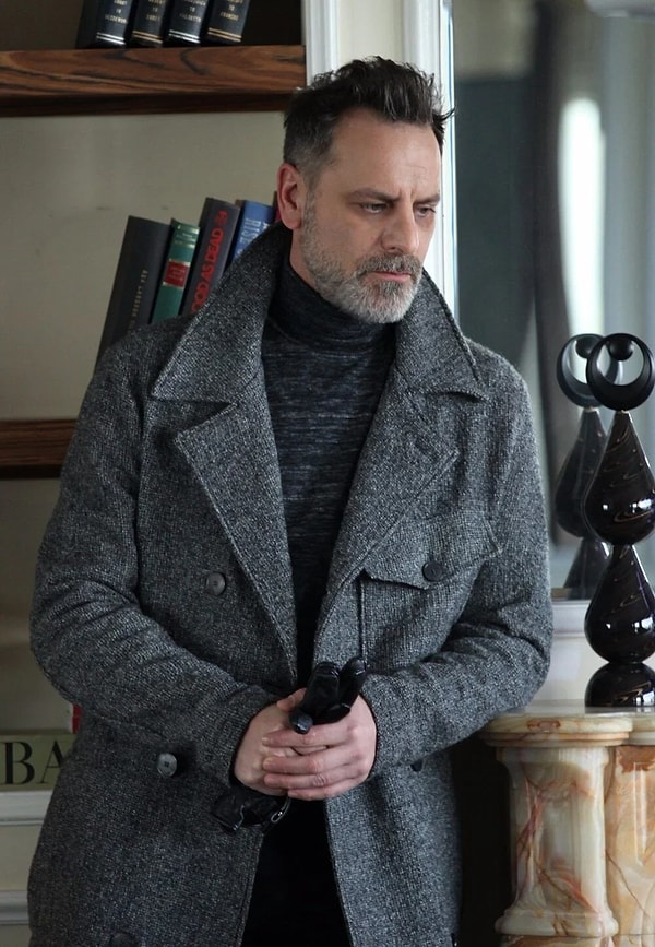 fotograflar ele verdi ozan guvenin unlu spikerle ask yasadigi ortaya cikti 0 tFwLSAHh