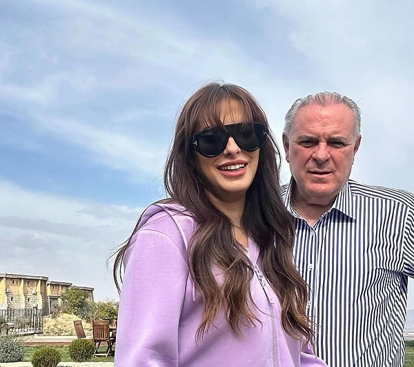 Genç Aşık Yaramış: Kendisinden 26 Yaş Küçük Gizem Şağban'la Evlenen Burak Sergen'in Son Hali Şaşırtttı! 2 genc asik yaramis kendisinden 26 yas kucuk gizem sagbanla evlenen burak sergenin son hali k5LanfcX