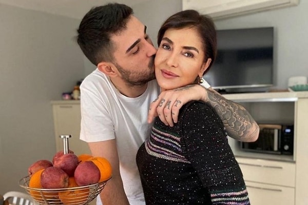 İbrahim Tatlıses'in Eski Hayat Arkadaşı Derya Tuna Kardeş Acısıyla Sarsıldı! 2 ibrahim tatlisesin eski hayat arkadasi derya tuna kardes acisiyla sarsildi 1 TcVPv7KO