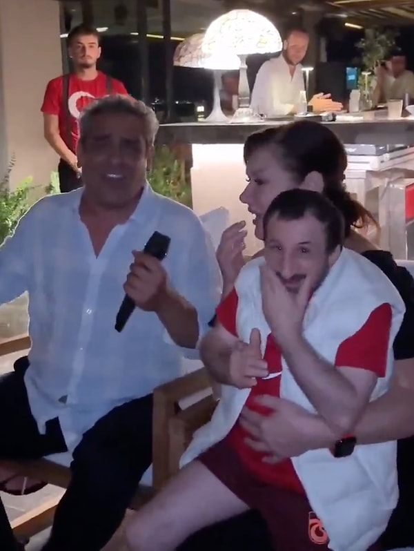 Köksal Baba'nın Deniz Seki'nin Kucağındaki Görüntüleri X'te Gündem Oldu! 1 koksal babanin deniz sekinin kucagindaki goruntuleri xte gundem oldu 0 hjVAAzIN
