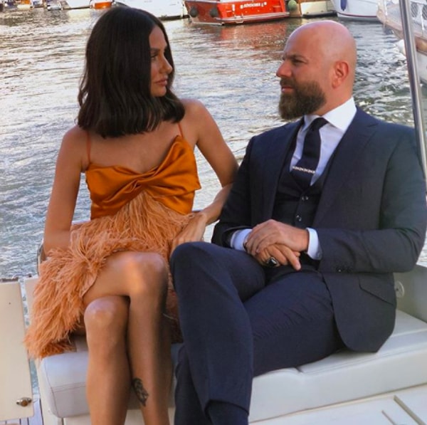 Olaylar Çok Hızlı Gelişti: Yasemin Özilhan ve 14 Yıllık Eşi İzzet Özilhan Tek Celsede Boşandı! 1 olaylar cok hizli gelisti yasemin ozilhan ve 14 yillik esi izzet ozilhan tek celsede