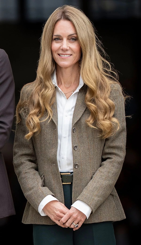 Prens ve Prenses 7 Hafta Sonra İlk Kez Görüntülendi: Kate Middleton Görevine Yeni Sarı Saçlarıyla Döndü! 2 prens ve prenses 7 hafta sonra ilk kez goruntulendi kate middleton gorevine yeni sari gwEYJyu3