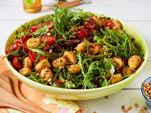 salata sandigin kadar sikici degil bayila bayila yenecek 10 fit salata tarifi 4 lmJlZU43