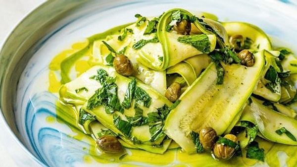 salata sandigin kadar sikici degil bayila bayila yenecek 10 fit salata tarifi 6 H82PC26k