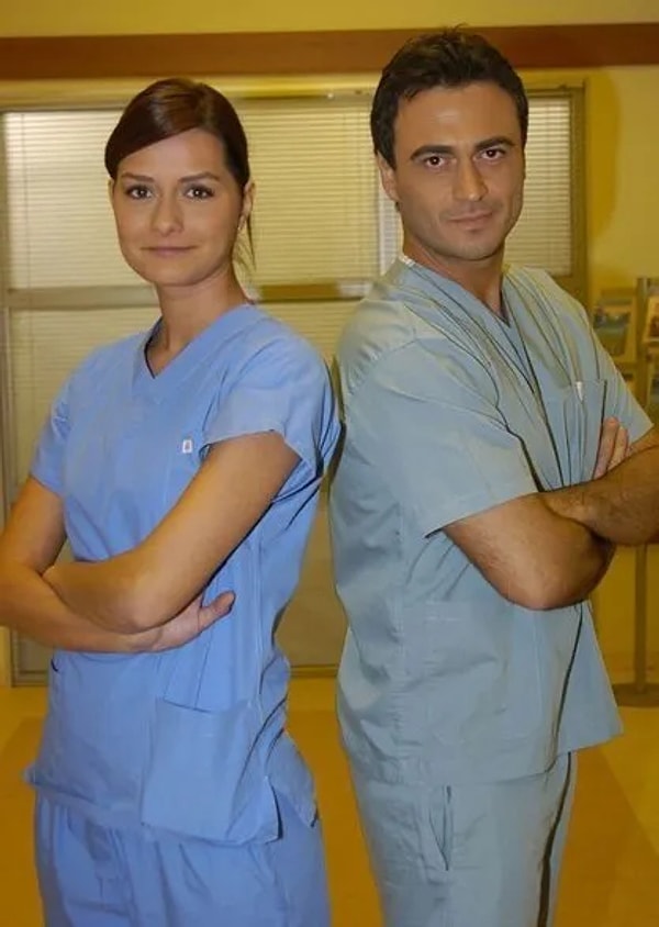 yasemin ergene ve izzet ozilhanin bosanmayla sona eren 14 yillik askinin nasil basladigini hatirliyoruz t7DuBOc8