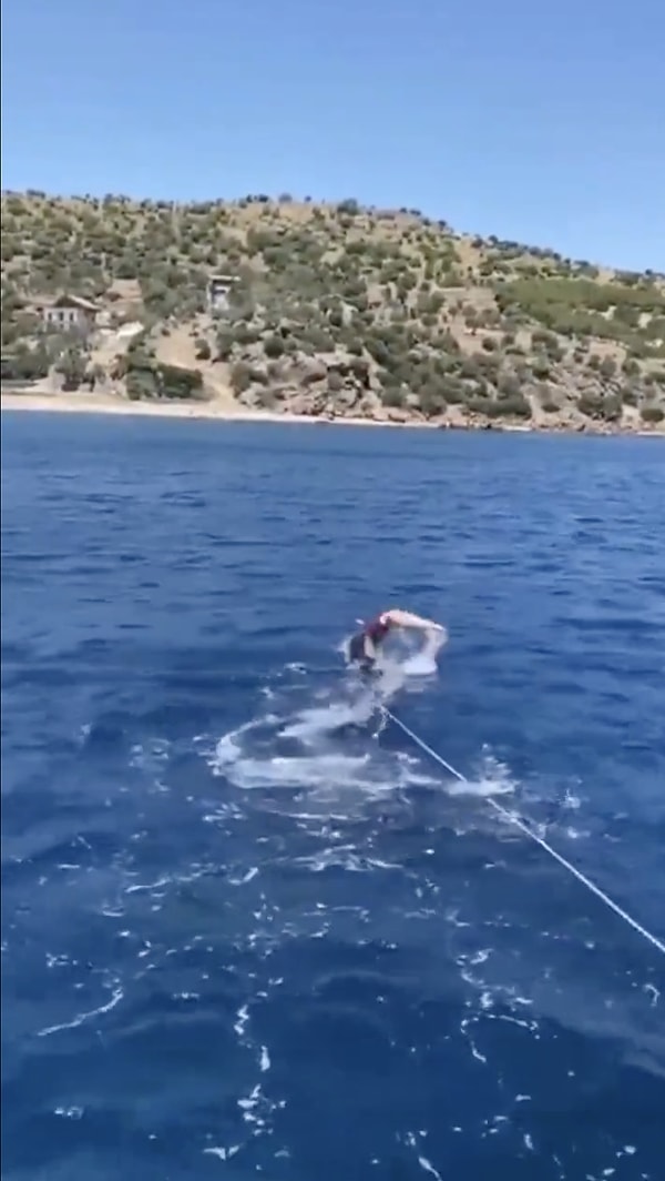 Yeni Başkan Sadettin Saran'ın Bozulan Botunu Yüzerek Karaya Çektiği Görüntüler Yeniden Gündem Oldu 2 yeni baskan sadettin saranin bozulan botunu yuzerek karaya cektigi goruntuler yeniden gundem oldu 1 DkLsAhQd