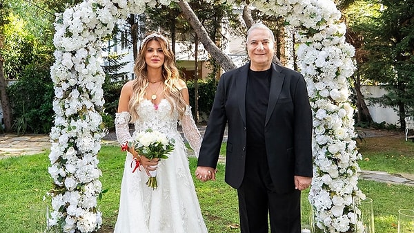 Yeni Eşi Gülseren Ceylan'la Arasındaki 40 Yaşlık Fark Hakkında Konuşan Mehmet Ali Erbil'e Yorum Yağdı! 1 yeni esi gulseren ceylanla arasindaki 40 yaslik fark hakkinda konusan mehmet ali erbile yorum 7jnHbNQG