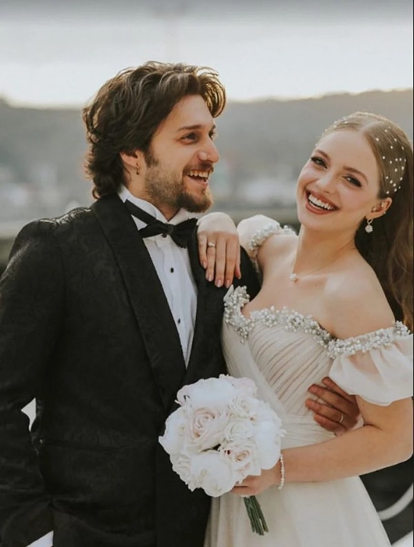 24. Yaşına Yalnız Giren İpek Filiz Yazıcı’nın Ufuk Beydemir'le Boşandıktan Sonra Yaptırdığı Dövme Dikkat Çekti 1 24 yasina yalniz giren ipek filiz yazicinin ufuk beydemirle bosandiktan sonra yaptirdigi dovme dikkat N7DkAQbV