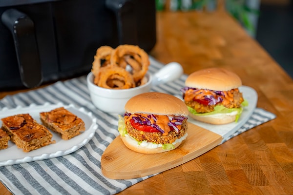 airfryerda tavuk burger ile citir sogan ve elmali fit bar nasil yapilir 0 hEqNdnhi