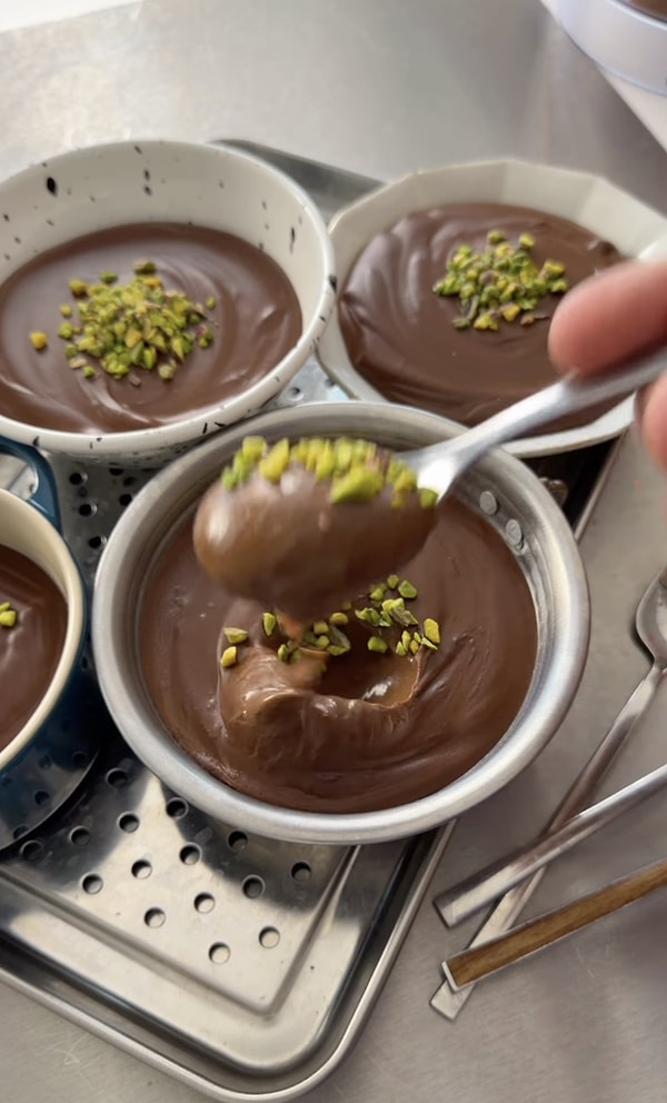 Bisküvili Pişmeyen Puding Viral Oldu: 4 Malzemeyle Nasıl Yapacağınızı Anlatıyoruz! 1 biskuvili pismeyen puding viral oldu 4 malzemeyle nasil yapacaginizi anlatiyoruz 0 P6i3cNUM