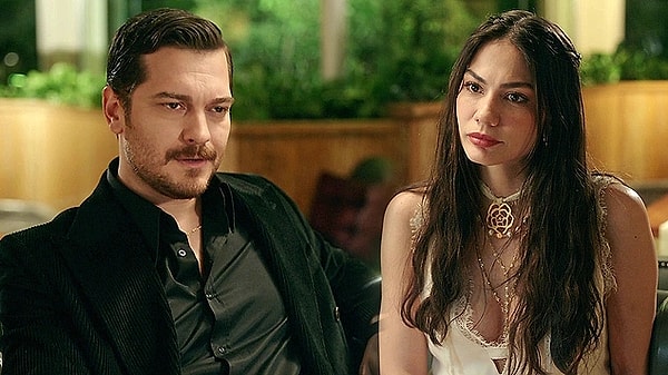 Çağatay Ulusoy'un Karavanının Dekorasyonundaki Detaylar Dikkat Çekti 1 cagatay ulusoyun karavaninin dekorasyonundaki detaylar dikkat cekti 0 cepW56PX