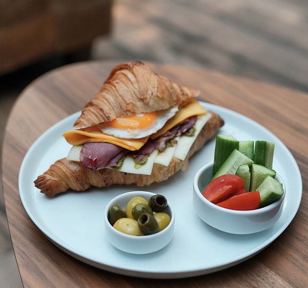 en iyi cekmekoy kahvalti mekanlari cekmekoyde uzun kahvalti sofralari huzur ve doga ile bulusuyor 5cn6751G