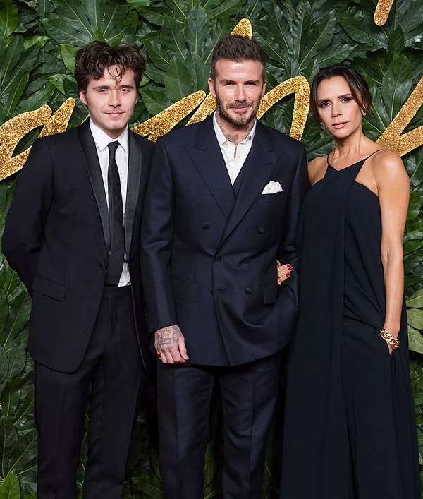 Kaynana Gelin Krizi Kamerada mı Patladı? Aylar Önceki Videoda Victoria Beckham'ın "İticiliği" Viral Oldu! 2 kaynana gelin krizi kamerada mi patladi aylar onceki videoda victoria beckhamin iticiligi viral oldu PD6SA3CL