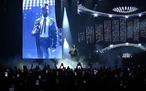 megastar tarkan konserinde mabel matize destek dolu sozleriyle alkis topladi 0 L77rWplF