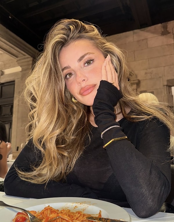 testi pozitif cikan ezgi eyuboglundan evinden ciktigi iddia edilen maddelerle ilgili ilk aciklama 0 CZBAXP1W