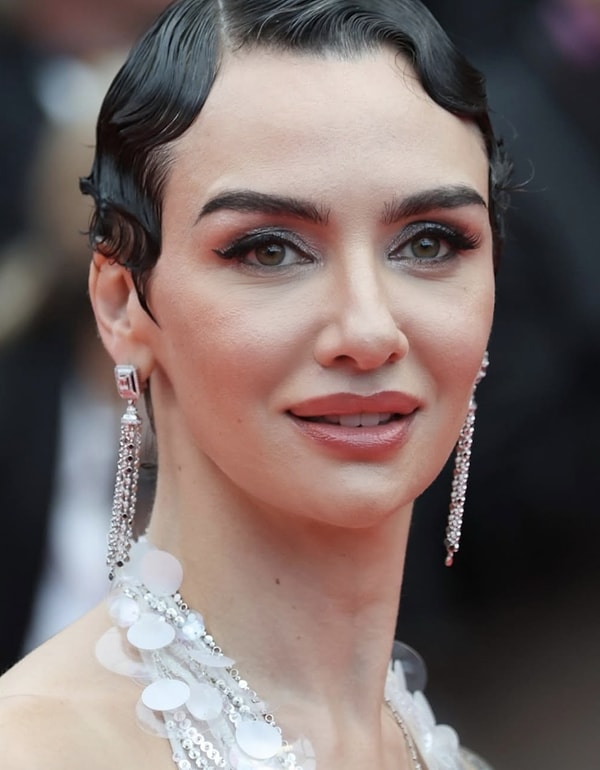 Birce Akalay’ın Oyunculuktan Önceki Mesleği Şaşırttı! 1 birce akalayin oyunculuktan onceki meslegi sasirtti 0 j1qVeK1m