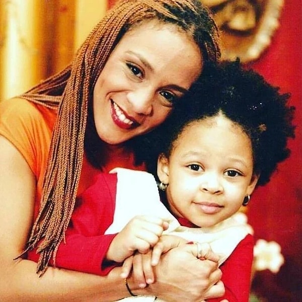 defne joy fosterin vefatindan yillar sonra gelen itiraf aldatilmisti 0 C2JfiJ5v