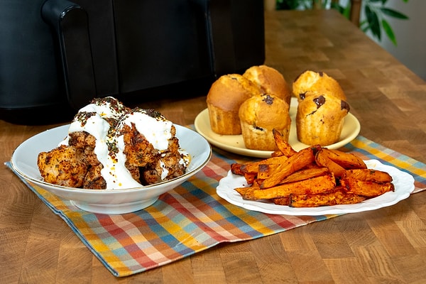 hadi herkes mutfaga airfryerda 3 farkli tarifi ayni anda yapiyoruz 0 qcJzNDtI