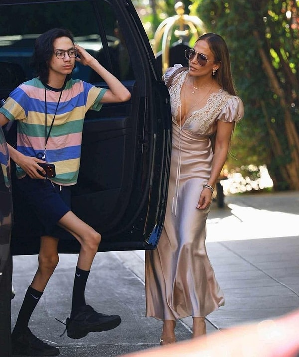 Jennifer Lopez'in Oğlu Max'in Değişimi Dikkat Çekti 2 jennifer lopezin oglu maxin degisimi dikkat cekti 1 YRq8qbRm